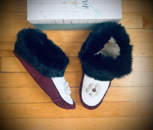 Tufted Ladies size 10 Moccasins