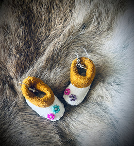 Mini Moccasin Earring Pattern & assembly Video