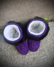 READY TO SHIP Ladies size  7 Mini Mukluks