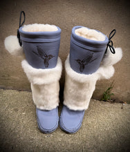 Ready to ship ladies Mukluks size 7