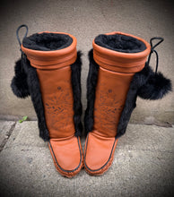 Ready to ship ladies Mukluks size 8