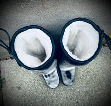 Ready to ship Mukluks size 6