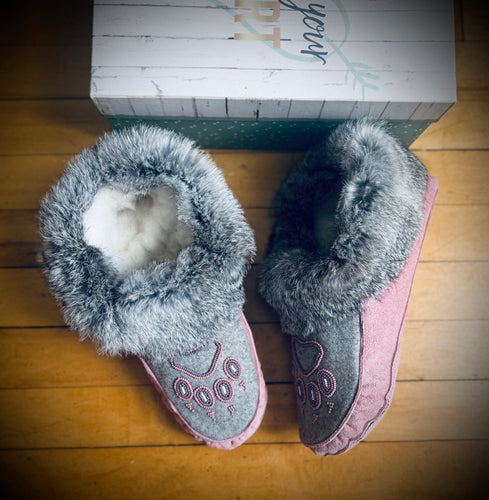 READY TO SHIP  Ladies size 9 Moccasins