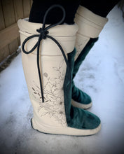 Ready to ship Mukluks size 9 ladies