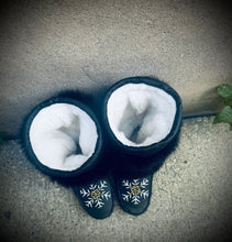 Ready to ship Mukluks-size 8