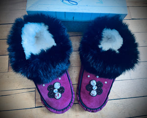 Tufted Ladies size 9 Moccasins