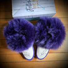 Ready to ship size 8 ladies fox fur moccasins