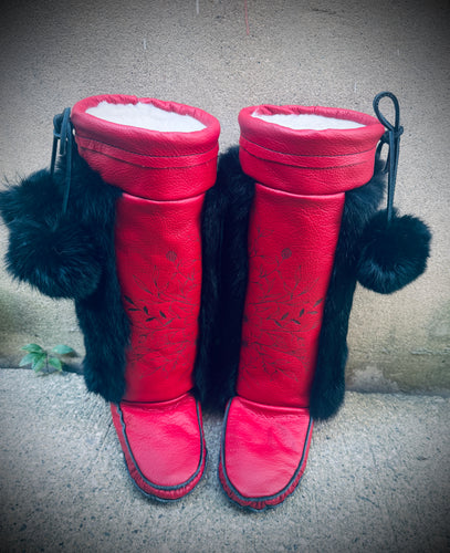 Ready to ship Mukluks-size 7