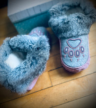 READY TO SHIP  Ladies size 9 Moccasins