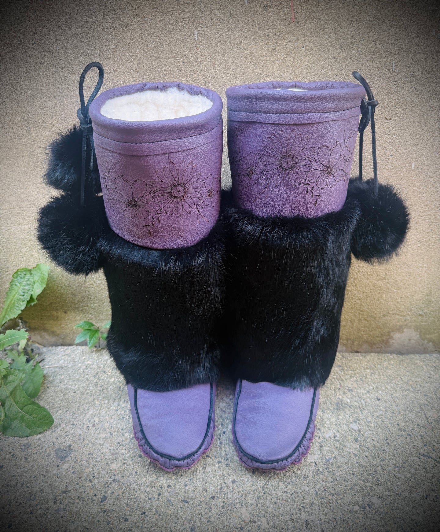 Ready to ship Mukluks-size 7