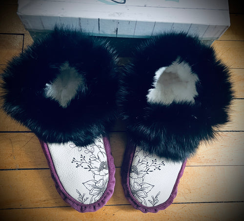 Ready to ship wine Moccasins size 6