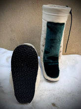 Ready to ship Mukluks size 9 ladies