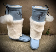 Ready to ship ladies Mukluks size 8