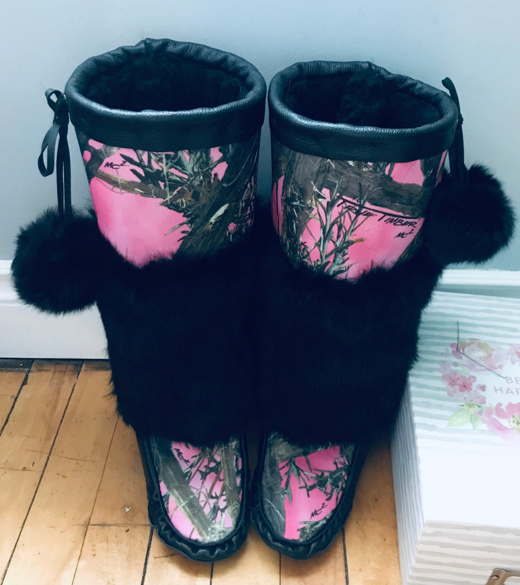 Pink 2025 mukluks boots